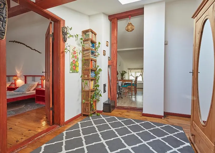 Apartament ze słoneczną werandą -250 m do plaży
